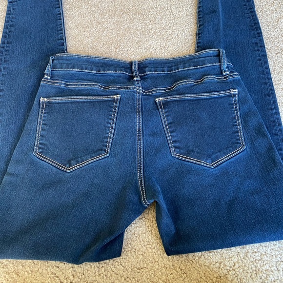 Daytrip Virgo Dark Wash Skinny Jeans - Picture 3 of 7